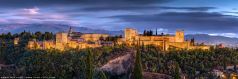 * Alhambra * Die berühmte Alhambra im Herzen der Stadt Granada in Andalusien / Spanien