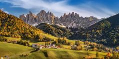 Villnößtal in den Dolomiten in Südtirol / Italien
