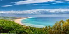 * Tarifa Beach Panorama * Blick auf die weite Landschaft der Bucht von Tarifa in Andalusien / Spanien.