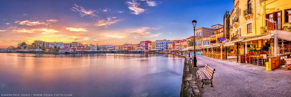 Die Hafenstadt Chania auf der Insel Kreta zum Sonnenaufgang