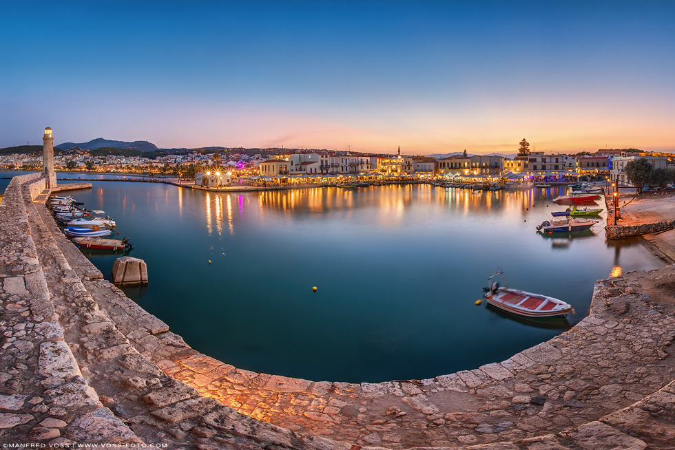 Der Hafen von Rethymnon auf der Insel Kreta zum Sonnenuntergang